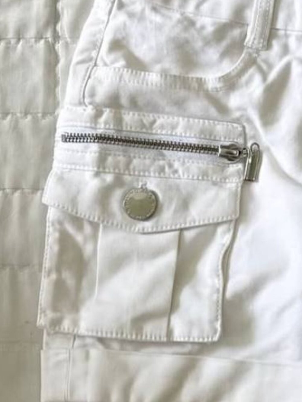Low Rise Zip Pocket Stretch Shorts - Picture 5 of 5